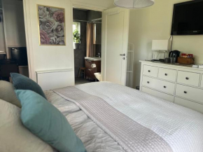 Boende med hotellkänsla i populära Skrea, Falkenberg Falkenberg